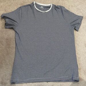 H&M black and white T shirt